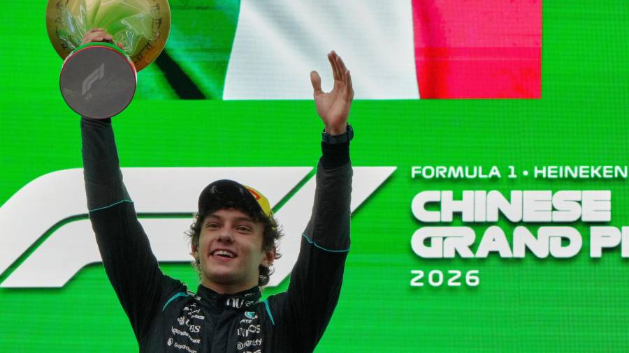 Andrea Kimi Antonelli celebró en Shanghái su primera victoria en Fórmula 1 al ganar el GP de China 2026, resultado con el que se convirtió en el segundo piloto más joven en triunfar en un Gran Premio y en el primer italiano en lograrlo desde 2006.