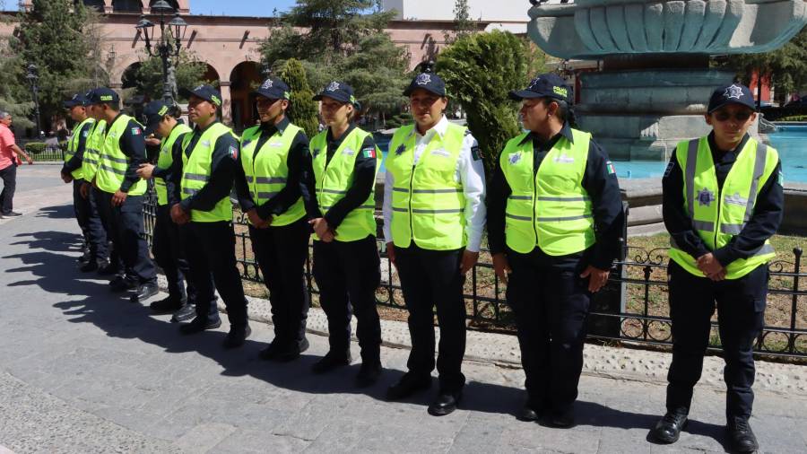 Agrupamiento. Desde hace días los elementos que integrarán la Policía Turística recorren las calles del Centro Histórico.