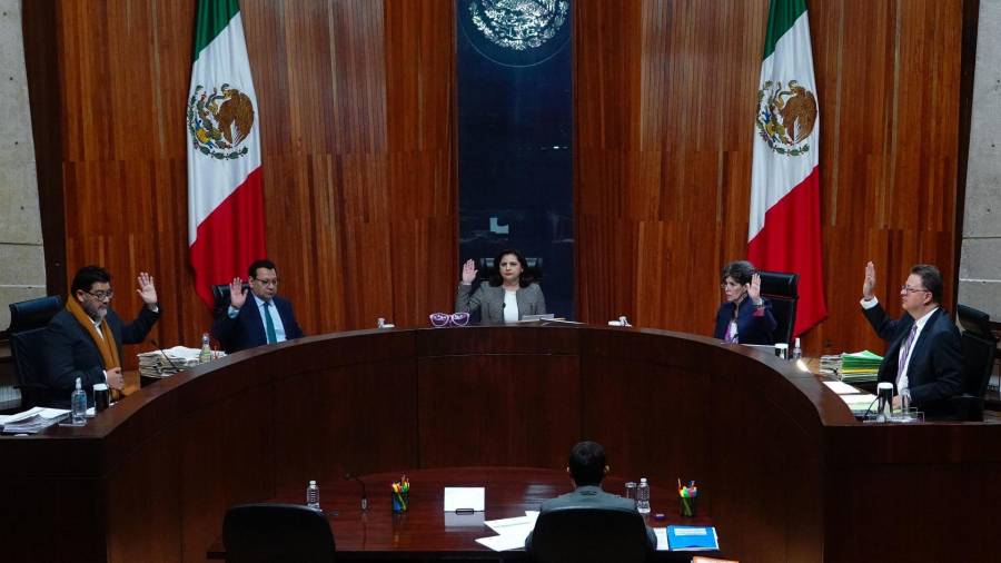 En sesión extraordinaria, el TEPJF desechó las quejas impuestas por el PRD, sobre el desvío de recursos de Notimex a la campaña presidencial de Claudia Sheinbaum.