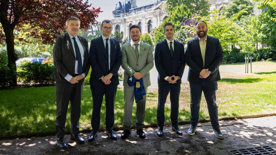 Samuel García anunció desde Francia una inversión de Vinci Airports para ampliar y modernizar terminales del aeropuerto de Monterrey.
