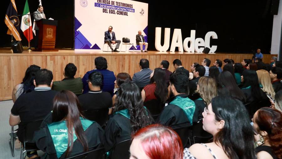 UAdeC duplica resultados en EGEL y alcanza cifra histórica de estudiantes con premio a la excelencia