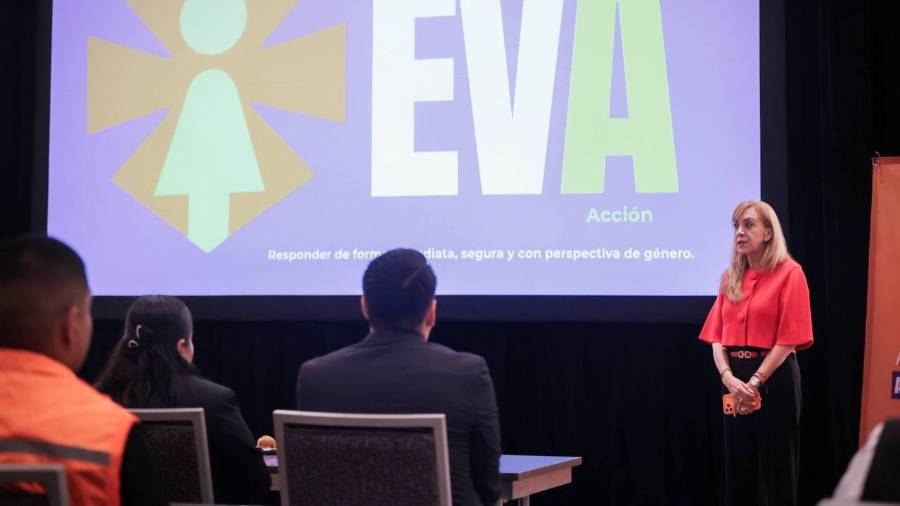 De cara al Mundial de Fútbol 2026, se capacitó a 500 personas de más de 35 establecimientos en Nuevo León para la implementación del protocolo EVA para brindar atención a mujeres en situaciones de violencia.