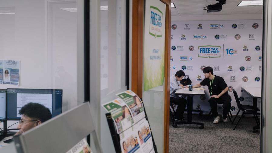 El Laboratorio Presupuestario de Yale advierte sobre una posible pérdida de $300,000 millones en ingresos fiscales si la desconfianza frena a los migrantes indocumentados de presentar sus impuestos federales.