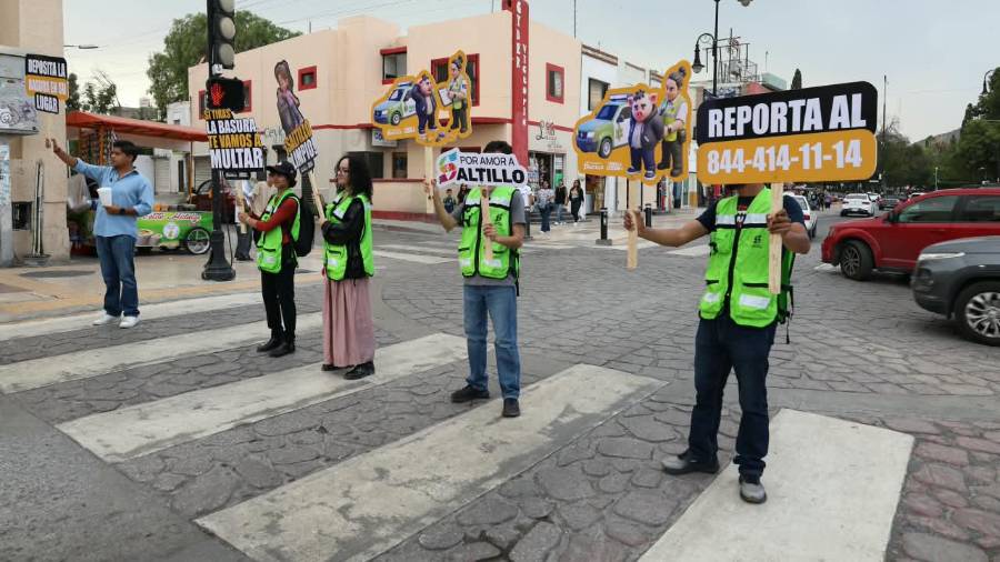 Durante la actividad se difundió el 844-414-11-14 para reportar a personas sorprendidas arrojando basura.