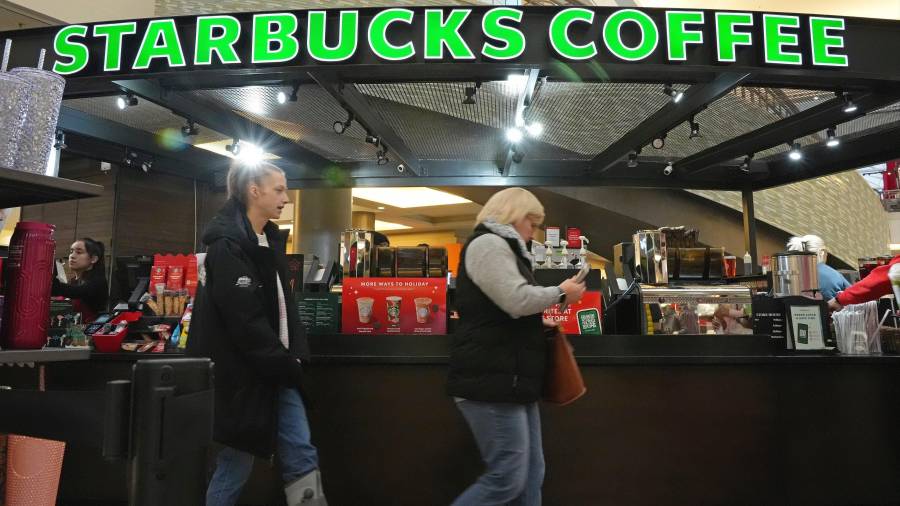 “Starbucks enfrentó un contexto particularmente desafiante en México. En lugar de priorizar resultados de corto plazo, optamos por continuar fortaleciendo la experiencia del cliente”, declaró el CEO de Alsea.