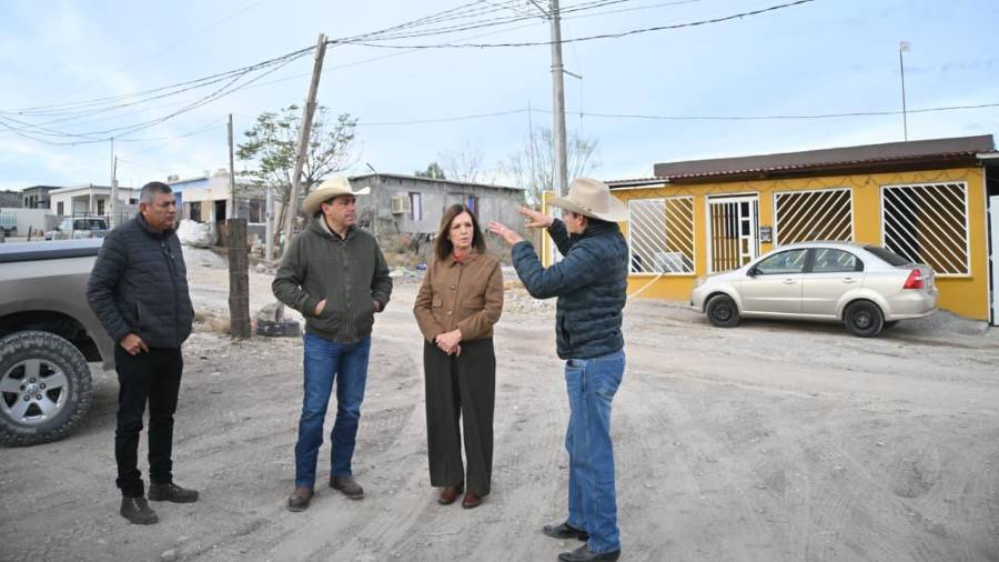 La alcaldesa Sara Irma Pérez supervisó los avances de la obra de electrificación en la colonia Nueva Occidental, un proyecto largamente solicitado por los vecinos.