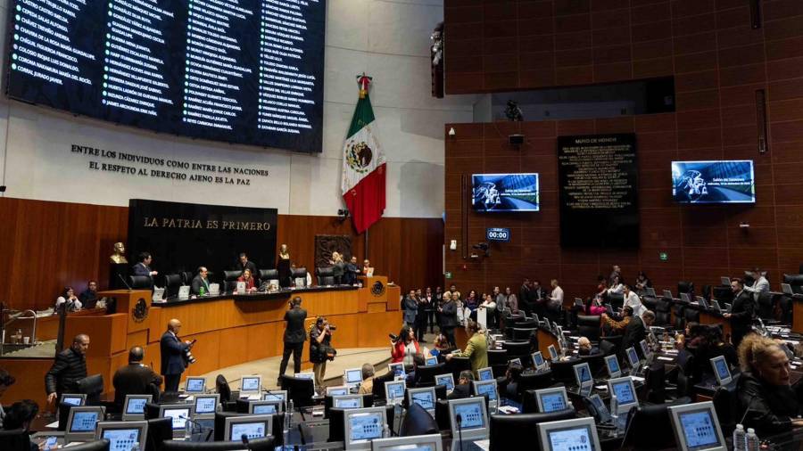 El Senado de la República aprobó en lo general la reforma en materia de reducción de la jornada laboral de 48 a 40 horas semanales.