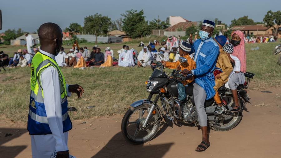 El este del Congo roza los 1,000 casos sospechosos y más de 200 muertes; los equipos de respuesta enfrentan graves dificultades debido a la falta de equipo médico, la desconfianza de la población y los ataques de grupos armados.