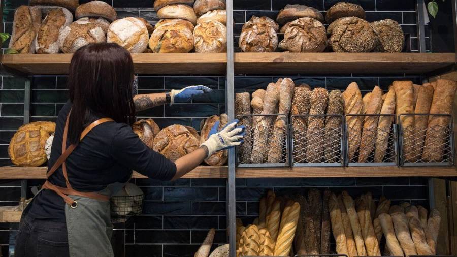 Apuntan. Algunos de los giros, lo que hacen es incrementar sus precios, ajustarlos de acuerdo con el incremento de insumos.