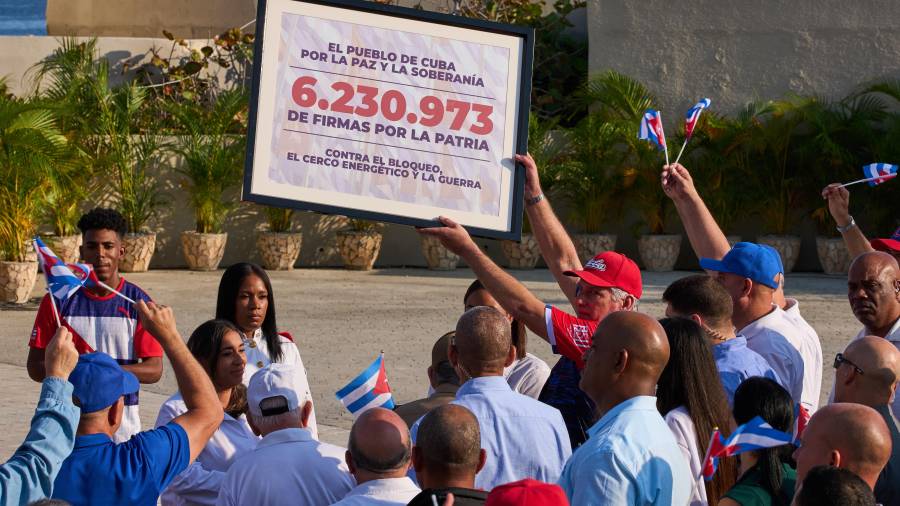 Esta situación sucedió un día después de que el mandatario Donald Trump firmara una nueva orden ejecutiva contra la nación caribeña.