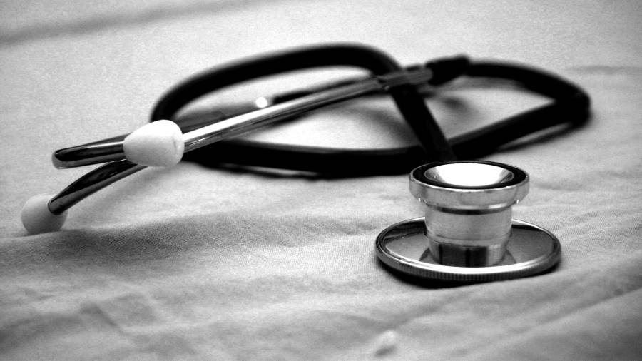 Se prevé que reforma para regular a hospitales y aseguradoras se vote antes de que concluya mayo.