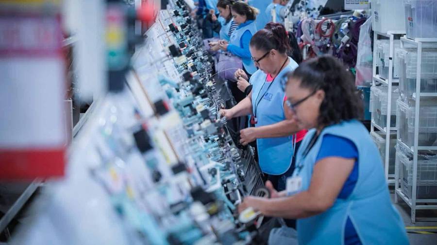Además del automotriz, los sectores de la manufactura y construcción, son quienes encabezan la tasa de contratación.