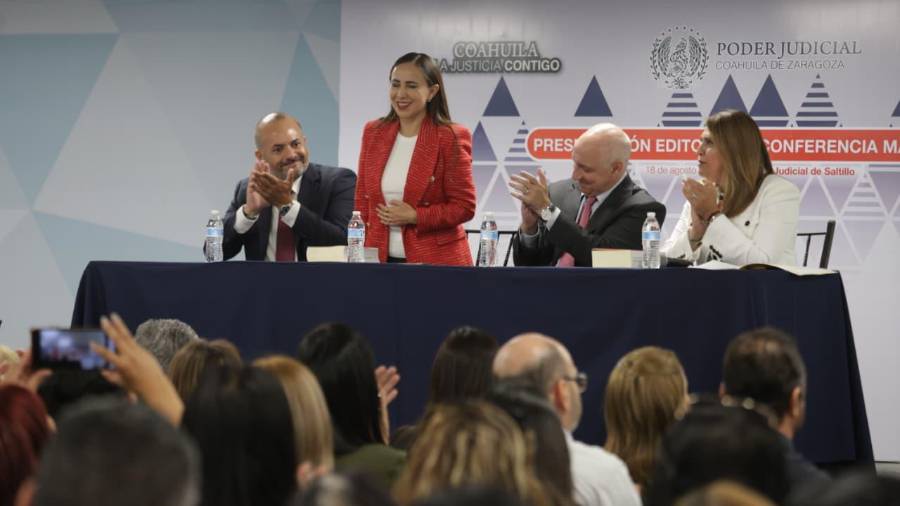 Carla Pratt presentó en la Ciudad Judicial de Saltillo la tercera edición de su libro, enfocado en la aplicación de criterios judiciales dentro del sistema penal.