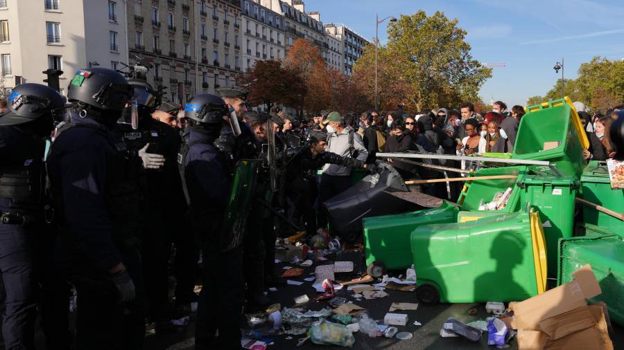 Las concentraciones muestran cómo las protestas que comenzaron en una escuela secundaria en la región de París a mediados de septiembre se han convertido en un movimiento nacional.