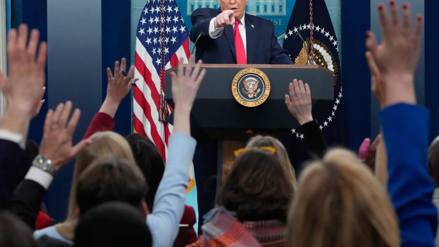 En rueda de prensa en la Casa Blanca, Trump afirmó que los ataques a narcolanchas han sido 100% efectivos.