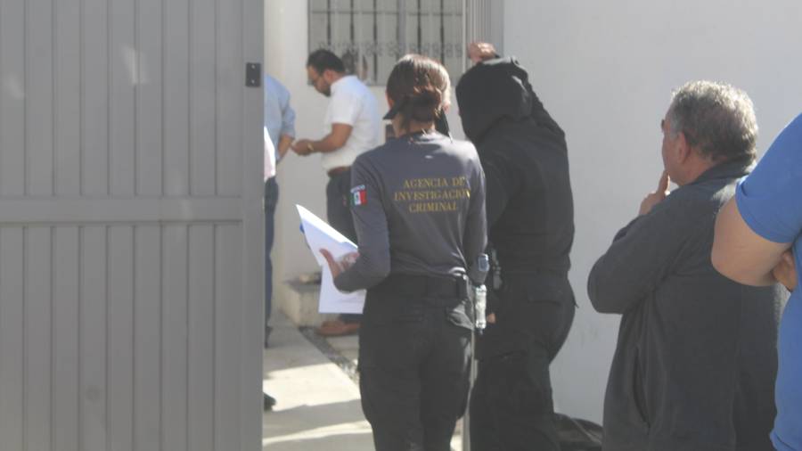 Autoridades realizaron el desalojo de la vivienda.