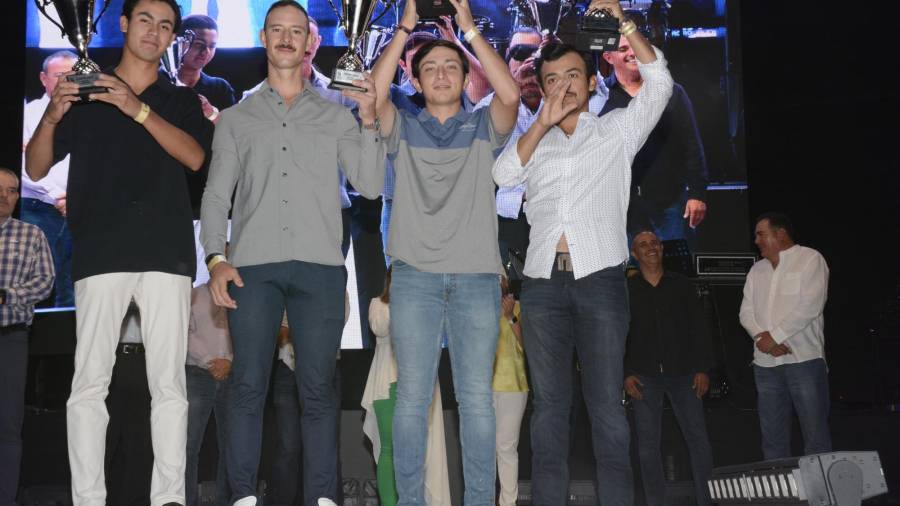 Marcelo Garza, Juan Antonio Padilla y Ángel Aguirre Piña ganadores de la categoría campeonato.
