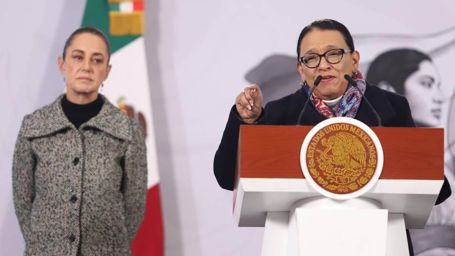 La presidenta Sheinbaum dijo que en sexenios pasados, organizaciones bloqueaban vías para presionar a cambio de beneficios.