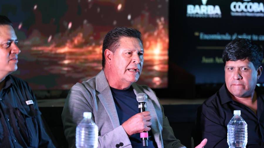 Juan Antonio “El Zurdo” Flores presentó “El Talismán” ante familiares, amigos y aficionados reunidos en el Auditorio Saltillo.