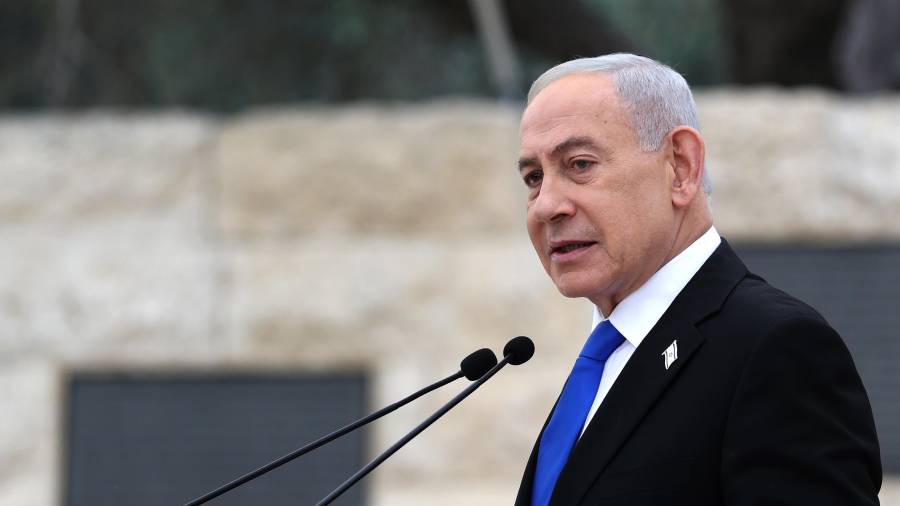 El primer ministro israelí, Benjamin Netanyahu, durante una ceremonia en el Cementerio Militar en el Monte Herzl, el 21 de abril de 2026, en Jerusalén.