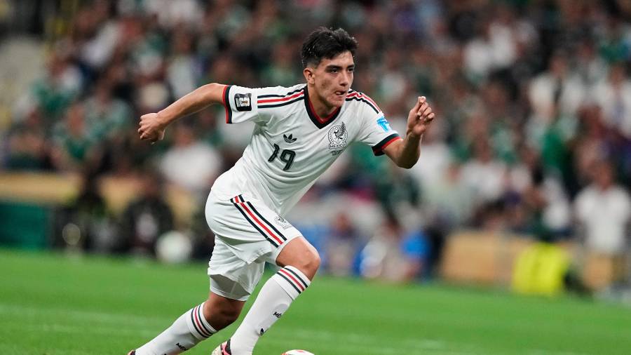 Gil Mora, joya de Xolos y la Selección Mexicana, estaría en la mira del Manchester United.