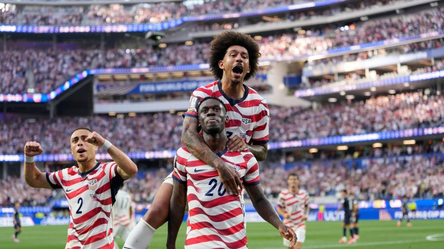 Folarin Balogun brilló con doblete en la goleada de Estados Unidos ante Paraguay y firmó uno de los goles más vistosos del Mundial 2026.