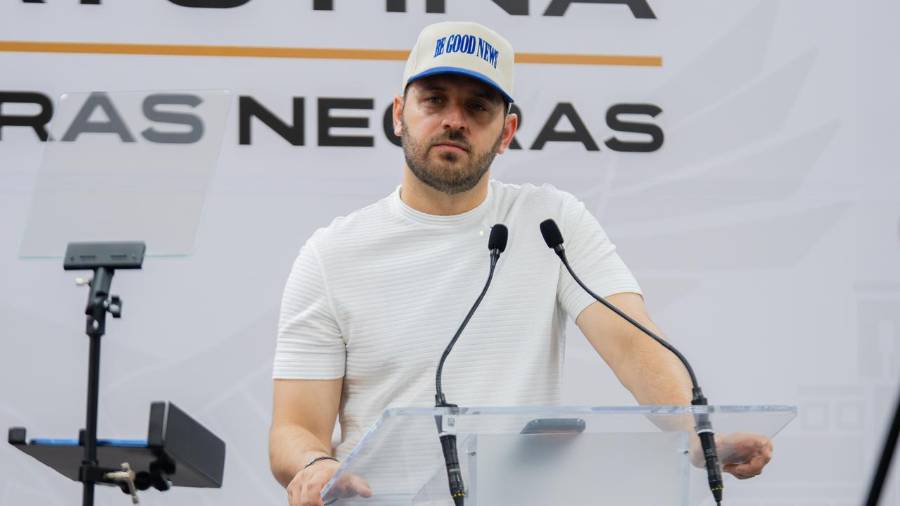 En conferencia el mandatario municipal explicó que la intervención policial fue para restablecer el orden administrativo.