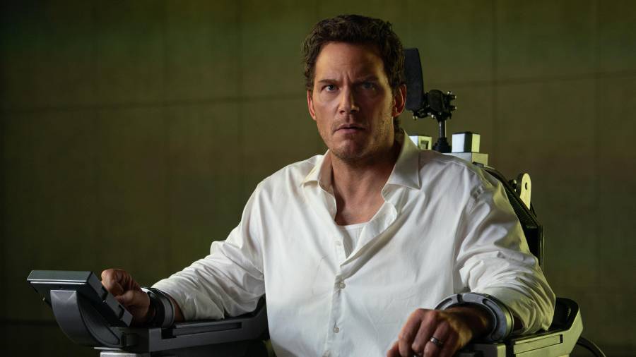 Chris Pratt es juzgado por la IA en su nueva película ‘Mercy’