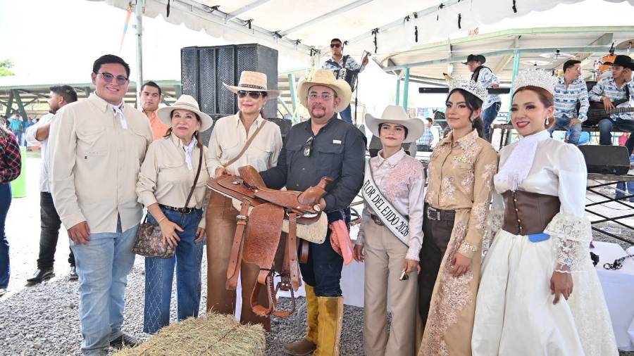 Como parte de los festejos, se rifaron monturas, artículos ecuestres y boletos para participar en el sorteo de una camioneta RAM dentro del Festival Vaquero Coahuila 2026.