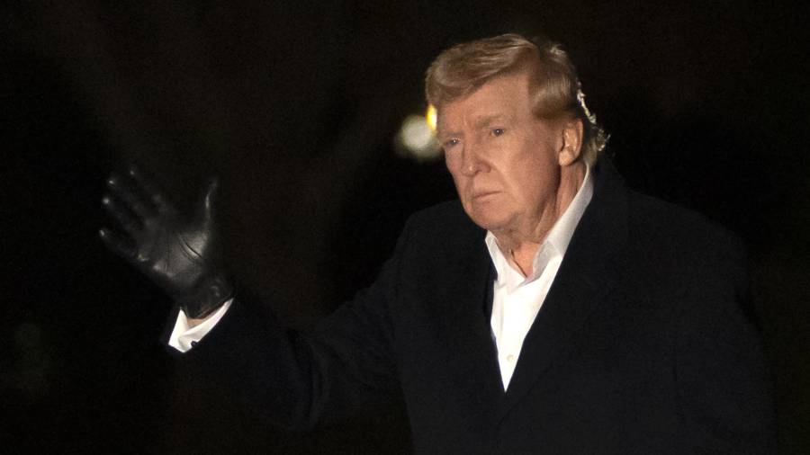 Un 52 % de los estadounidenses desaprueba la gestión del presidente del país, Donald Trump, en la Casa Blanca, mientras un 48 % la aprueba, reveló una encuesta de la empresa SSRS publicada por la cadena CNN.