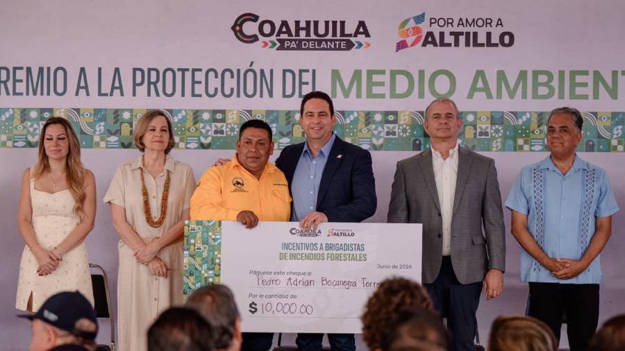 Brigadistas forestales municipales recibieron incentivos económicos en reconocimiento a su labor en la protección de áreas naturales.