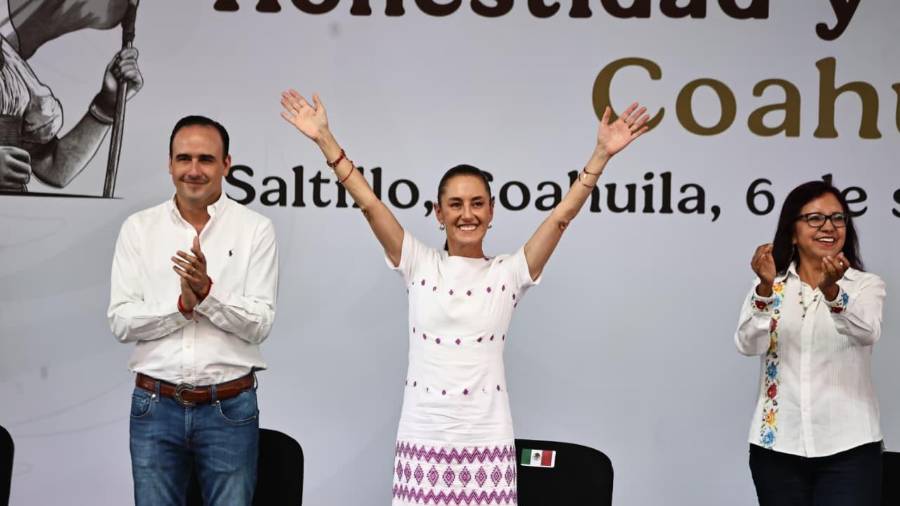La Presidenta fue recibida entre gritos y consignas en un encuentro al que también acudieron representantes políticos estatales y legisladores federales.