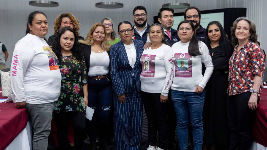 La presidenta Claudia Sheinbaum instruyó a la secretaria de Gobernación, Rosa Icela Rodríguez, a recibir, escuchar y dar respuesta a los colectivos de búsqueda de desaparecidos.