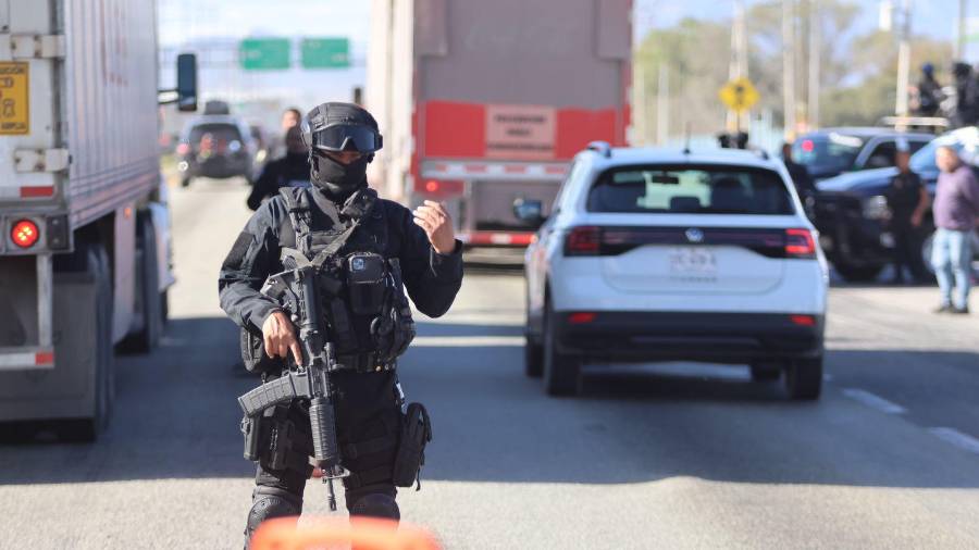 Elementos de Tránsito y Policía Estatal fueron capacitados para brindar apoyo a turistas, con el objetivo de eliminar malas prácticas y mejorar la experiencia de los visitantes.