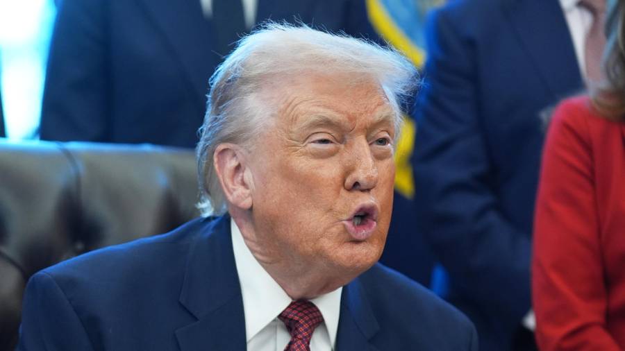 El presidente de Estados Unidos, Donald Trump, indicó este miércoles que posiblemente dejará expirar el T-MEC, y buscará un nuevo acuerdo comercial con sus vecinos México y Canadá.