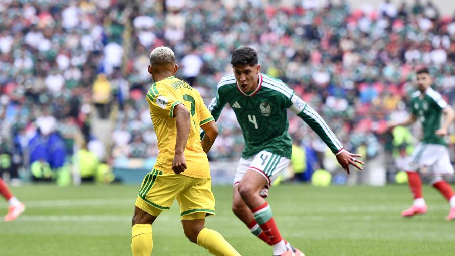 Edson Álvarez tuvo minutos en el debut mundialista de México ante Sudáfrica y ahora apunta a tomar un rol protagónico frente a Corea del Sur, ante la baja de César Montes.