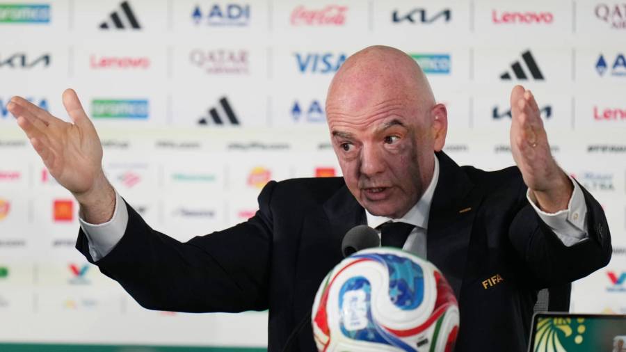 El presidente de la FIFA, Gianni Infantino, durante una conferencia de prensa, el miércoles 10 de junio de 2026, en el estadio Azteca de la Ciudad de México.