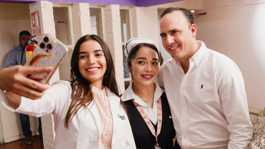 El Gobernador resaltó que la salud es otra de las prioridades en su administración, por lo cual se ha destinado más presupuesto.