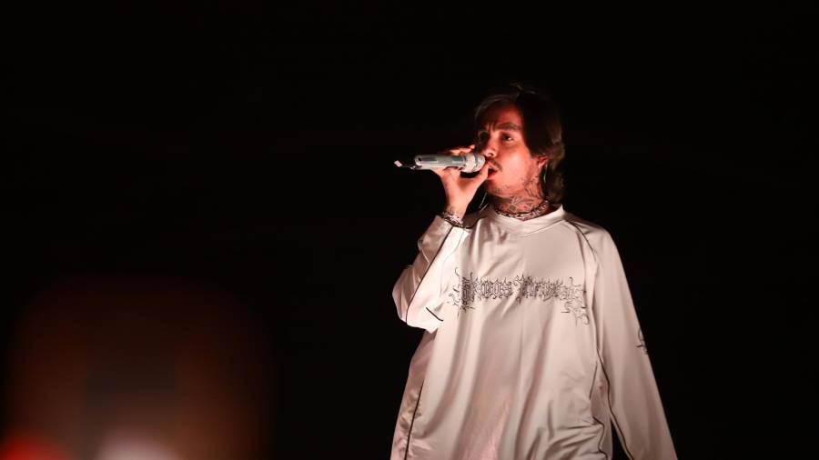 El cantante acudió a Saltillo luego de tener presentación en el Estado de México.