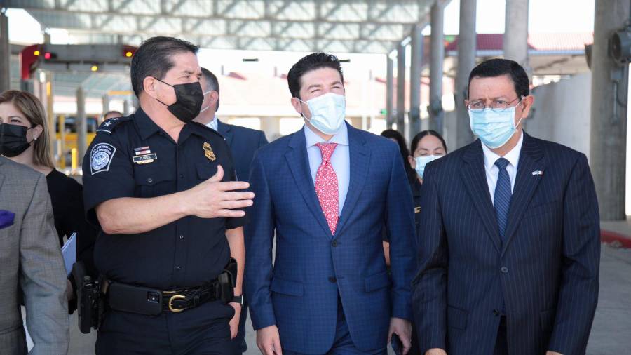 Gestión. El mandatario electo, Samuel García, viajó a Laredo, Texas, para afinar los detalles del programa que arrancará mañana miércoles.