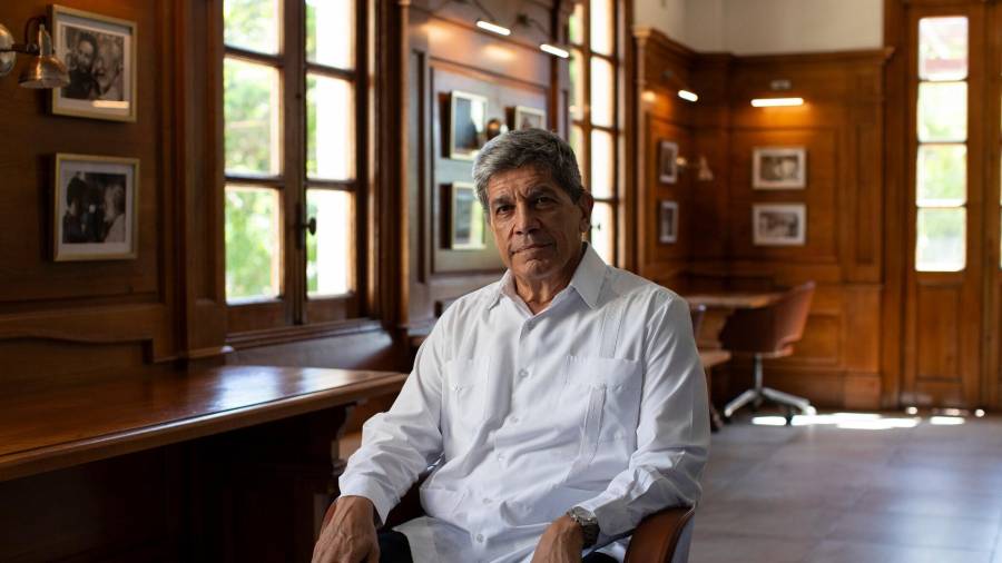 Carlos Fernández de Cossío, viceministro de Relaciones Exteriores de Cuba, en el Museo Fidel Castro en La Habana.