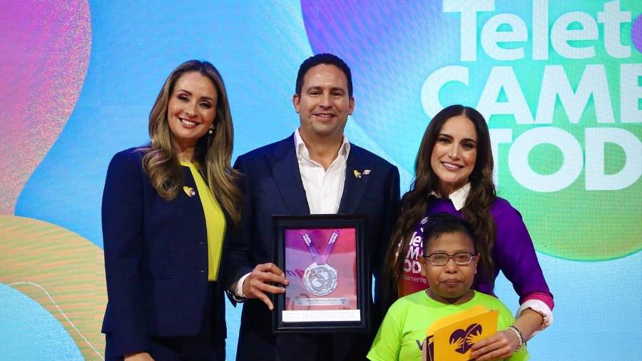El Gobierno Municipal realizó un donativo de 800 mil pesos a la Fundación Teletón, entregado en el CRIT Coahuila, en apoyo a la rehabilitación de niñas y niños con discapacidad.