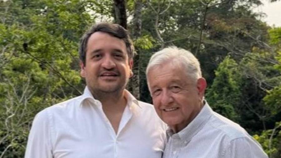 López Obrador se ha convertido en el principal encubridor de las figuras de Morena ligadas al crimen organizado, acusa el periodista Raymundo Riva Palacio. Sin embargo, ahora deberá “calcular qué es lo mejor para él, si la entrega de viejos camaradas leales o salvar a sus hijos y a él mismo”.