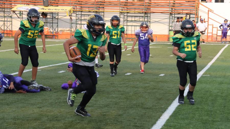 Edwin Mejía Aguirre, corredor de los Steel Ducks, logró dos anotaciones y una conversión en la categoría Midget.