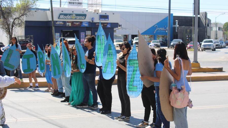 Los manifestantes piden al Tribunal Colegiado priorizar el interés público de más de dos millones de personas.