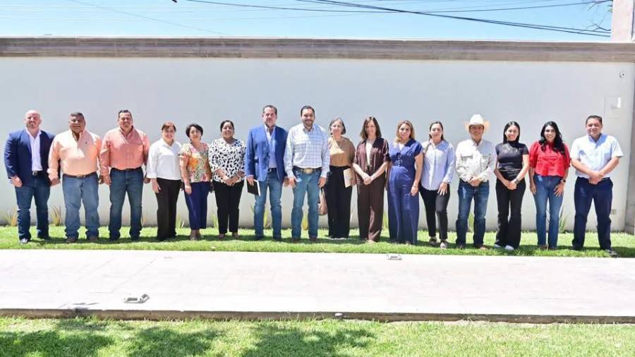 El alcalde Carlos Villarreal participó en reuniones de coordinación con autoridades de la Región Centro-Desierto para dar seguimiento a acuerdos de seguridad.