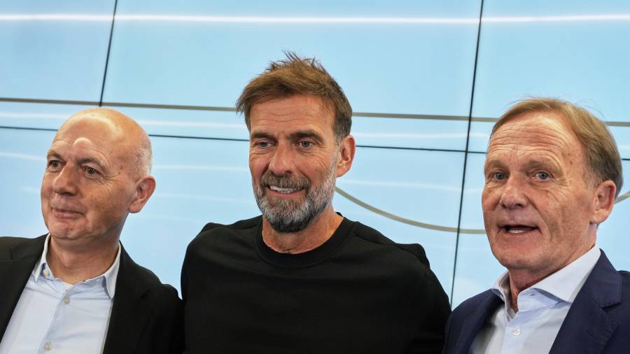 Jürgen Klopp posa durante su presentación en Frankfurt, donde delineó el proyecto con el que buscará devolver a Alemania a la élite.