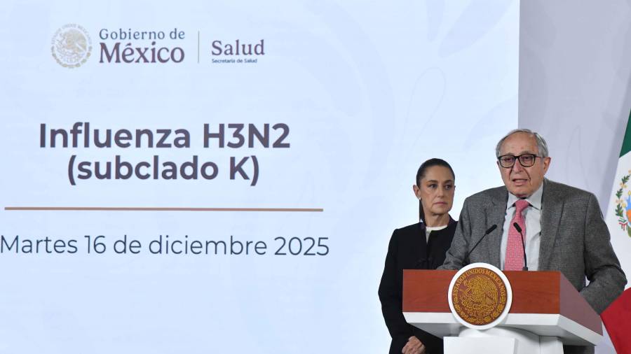 El secretario de Salud detalló que la vacuna ya cuenta con la aprobación de la Cofepris.
