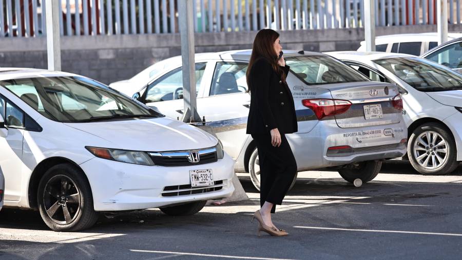 La audiencia se desarrolla de forma privada, donde el juez de control escucha la teoría del caso de la Fiscalía Anticorrupción y los datos de prueba presentados por la defensa de la exalcaldesa.