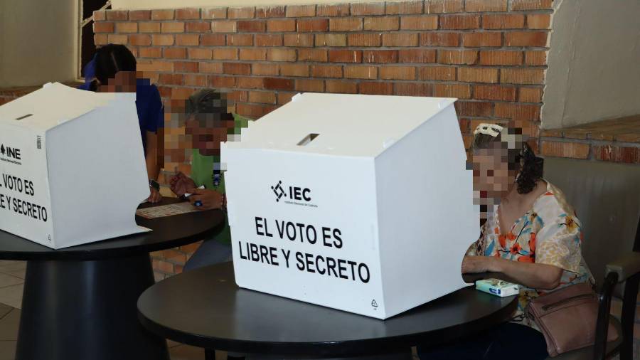 El INE realizó visitas domiciliarias para recabar el sufragio de personas registradas en la modalidad de voto anticipado.